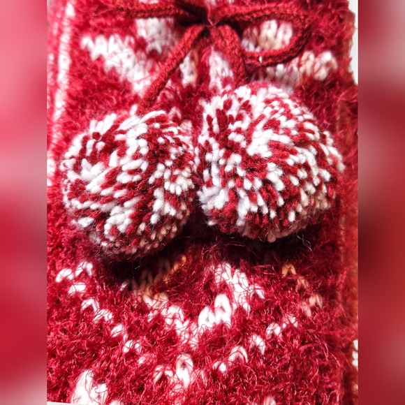 NWT Three Pairs of Muk Luks Shea Butter Infused Cabin Socks - Picture 4 of 8